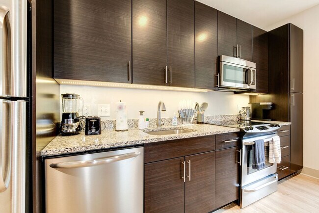 Building Photo - 10 Light St