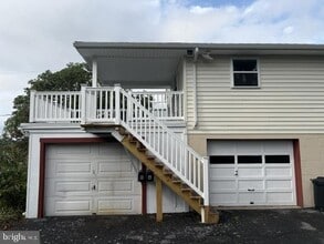 Building Photo - 271B Redwood Dr