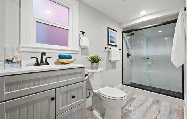 Building Photo - 3236 Helen St