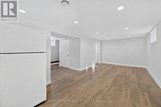 Building Photo - 266 Napier St