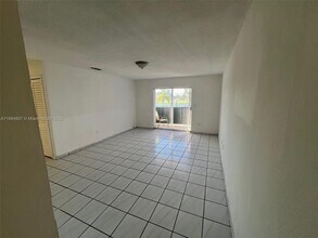 Building Photo - 887 W 29th St