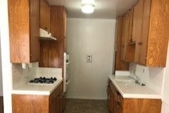 Kitchen - 912 Windsor E Rd