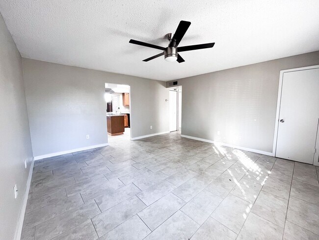 Building Photo - Large 2 Bedroom Patio Home- Private Yard- ...