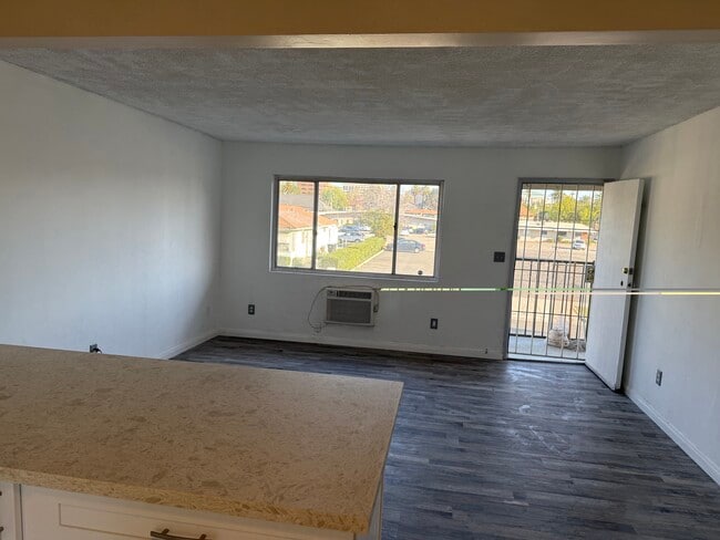 Vista desde la entrada - 4215 11th St