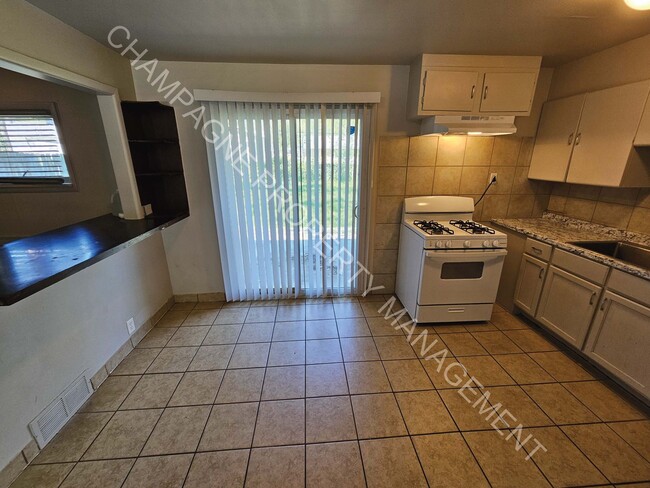 Building Photo - Voucher Accepting Updated Single Family Home
