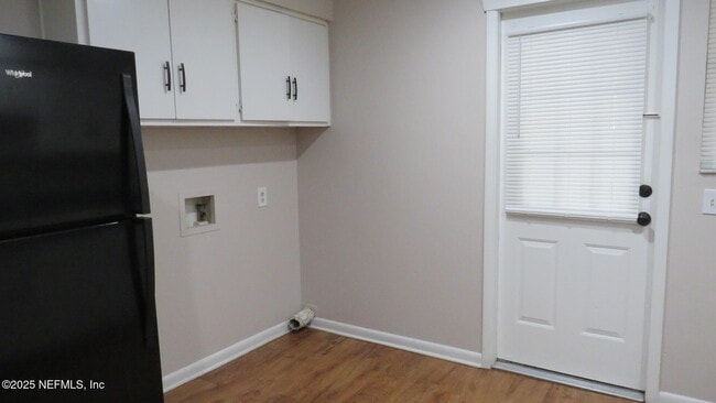 Building Photo - 1160 Mohawk St