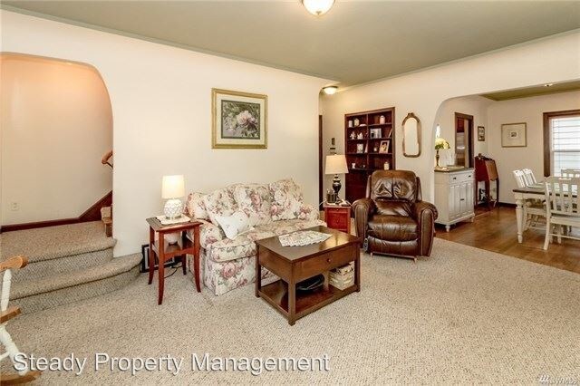 Building Photo - 3 br, 1.5 bath House - 1008 Maine St
