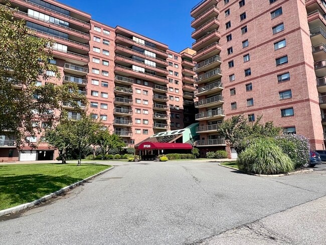Building Photo - 3920 Mystic Valley Pkwy
