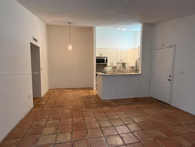 Foto del edificio - 4630 NW 102nd Ave