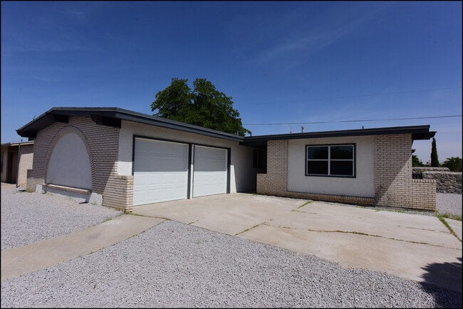 Building Photo - 10169 Dunbarton Dr