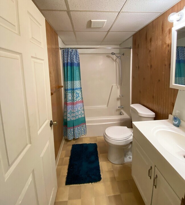 Bathroom - 250 E Cedar St