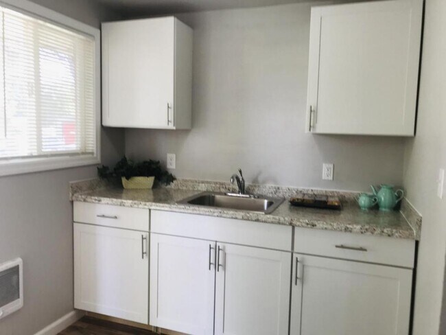 Building Photo - 506 D st SW Ephrata WA 98823