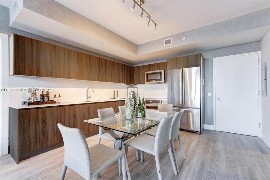 Foto principal - 2 bedroom in Aventura FL 33180