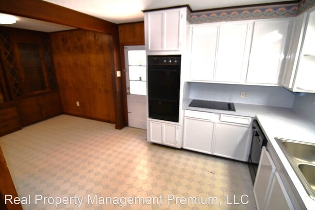 Building Photo - 3 br, 1.5 bath House - 505 Staring Lane