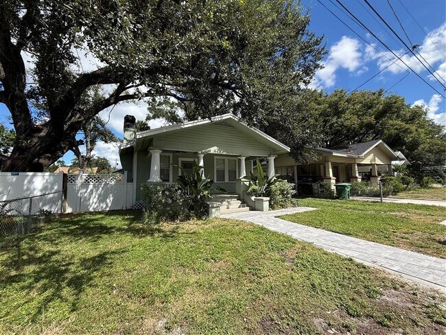 Foto del edificio - 307 W Crest Ave