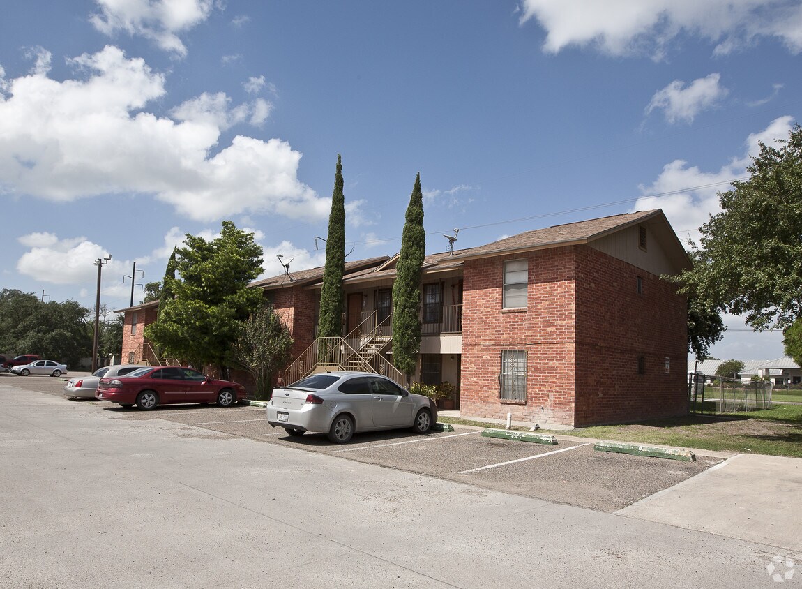 Live Oak Apartments Apartments in Weslaco, TX