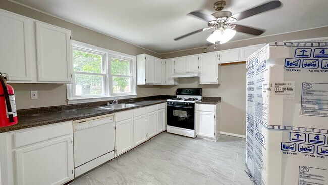 Foto del edificio - 134 Phillips Ave