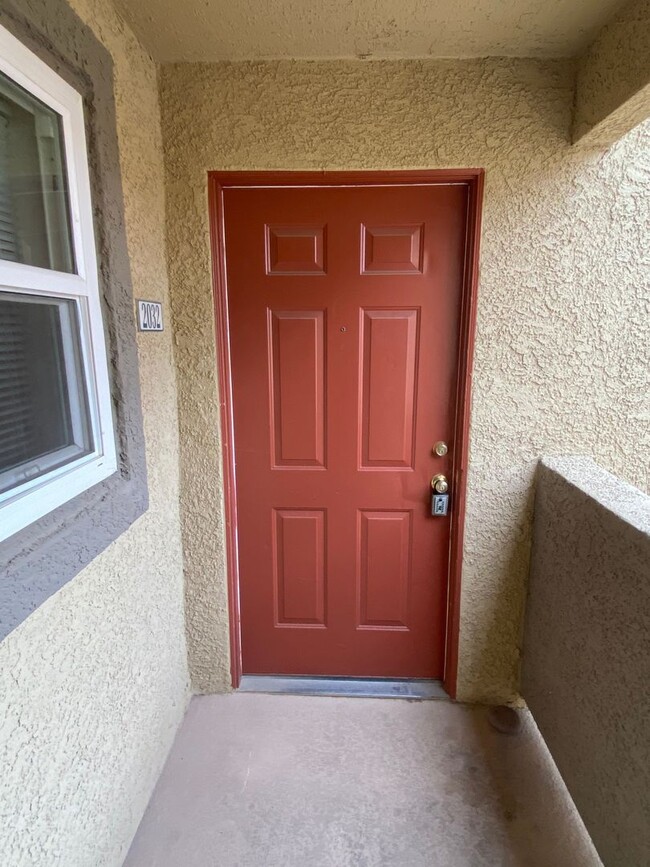 Building Photo - Silverado Ranch, 2300 #2032