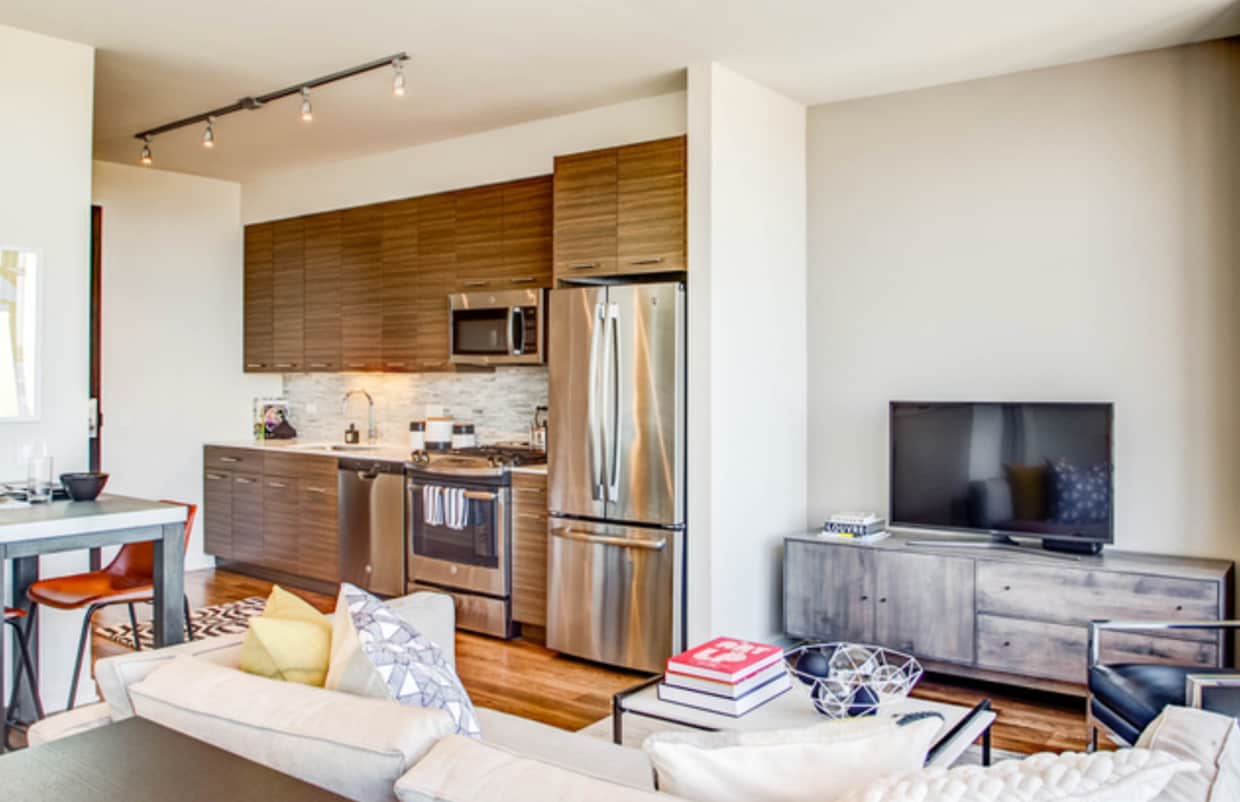 Photo - 342 W Chestnut St (Chicago, IL)