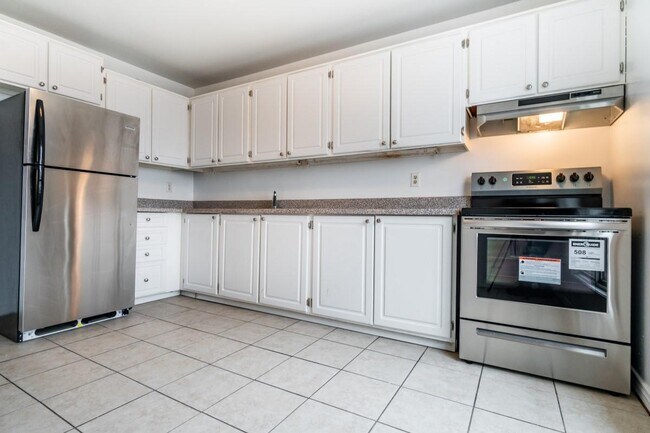 Building Photo - Willowood Townhomes