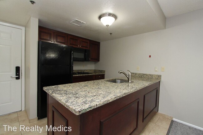 Building Photo - 6324 Parc Corniche Dr