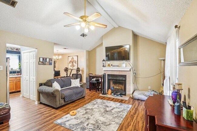 Building Photo - 111 Omega St