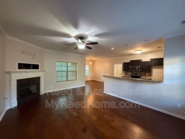 Building Photo - 1715 Bellevue Grove Cove