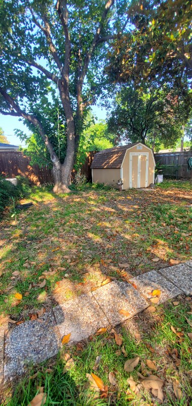 Foto del edificio - 513 Bedford Dr