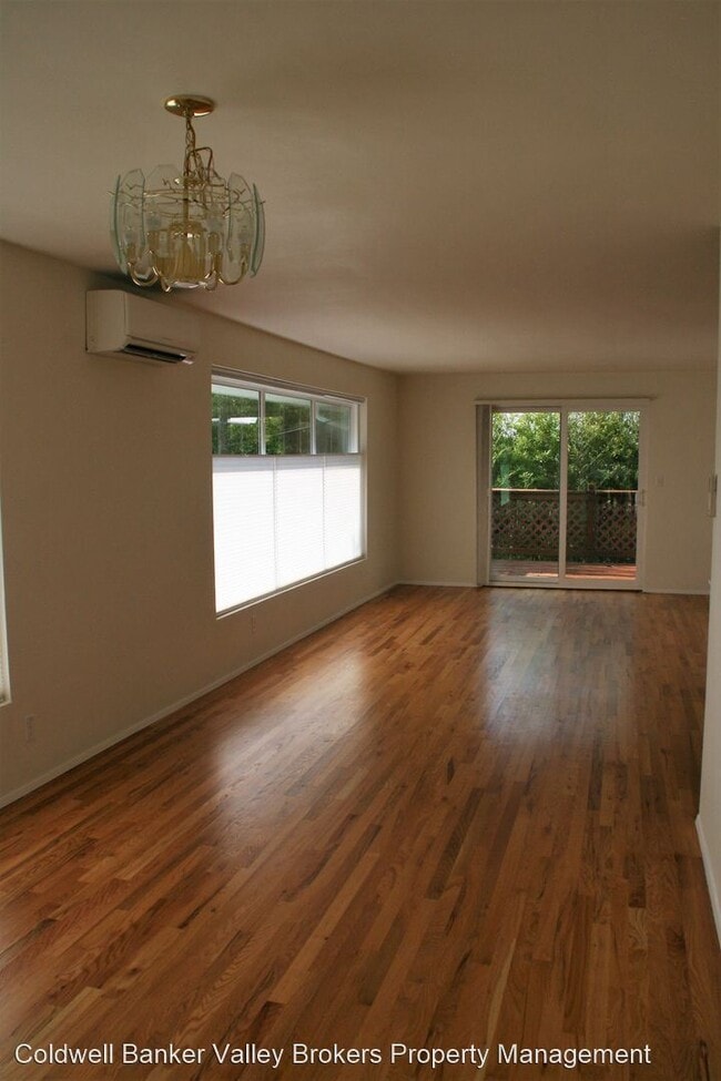 Building Photo - 4 br, 3 bath House - 715 NW Elizabeth Drive