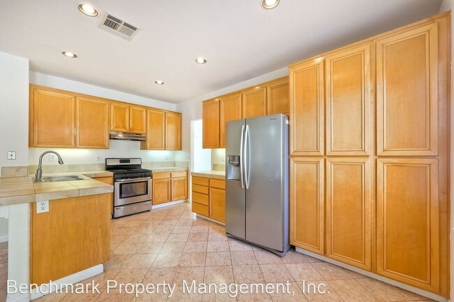 Building Photo - 3 br, 2.5 bath House - 746 Camino Magnifico