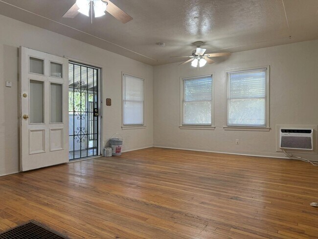 Foto del edificio - Cozy 3 bedroom/1 bath for rent