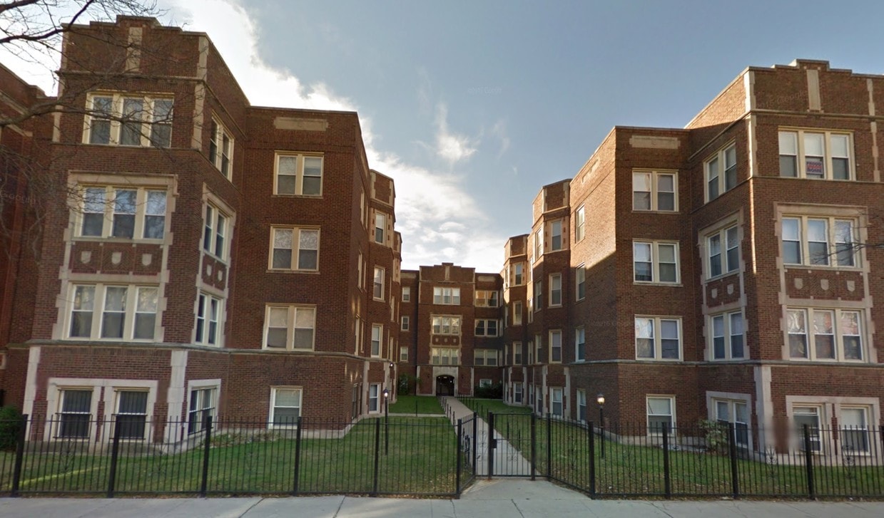 Primary Photo - 2209 E 70th Pl
