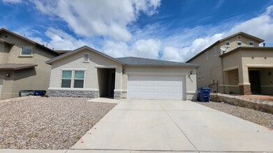 Building Photo - 7453 Eagle Vista Dr
