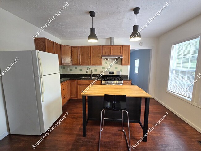 Building Photo - 2473 N Bayard St