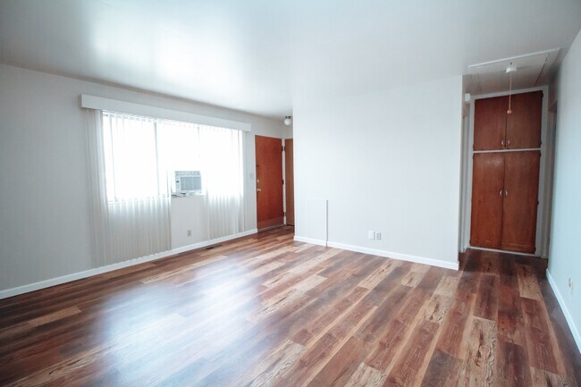 Foto del edificio - 4825 Hill Ave