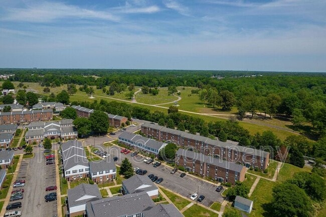 Photo - 3516 E Richmond Rd Apartment