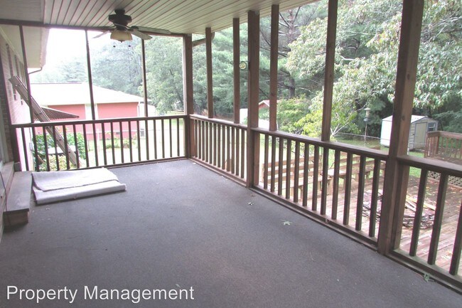 Building Photo - 2310 Weslan Dr