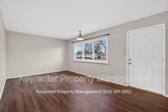 Building Photo - 490 Bardot Dr