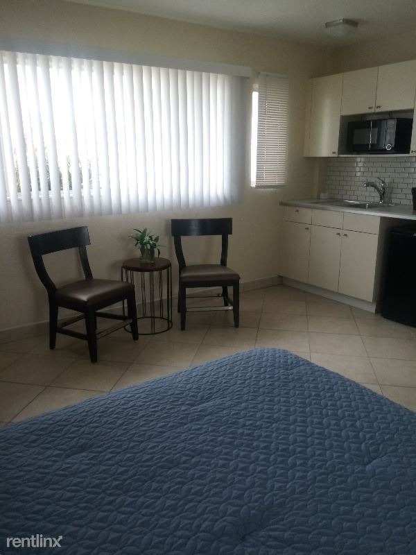 Foto del edificio - 1064 N Tamiami Trail