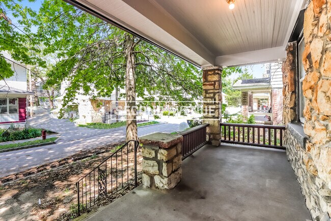 Foto del edificio - 5213 Wilburn CT
