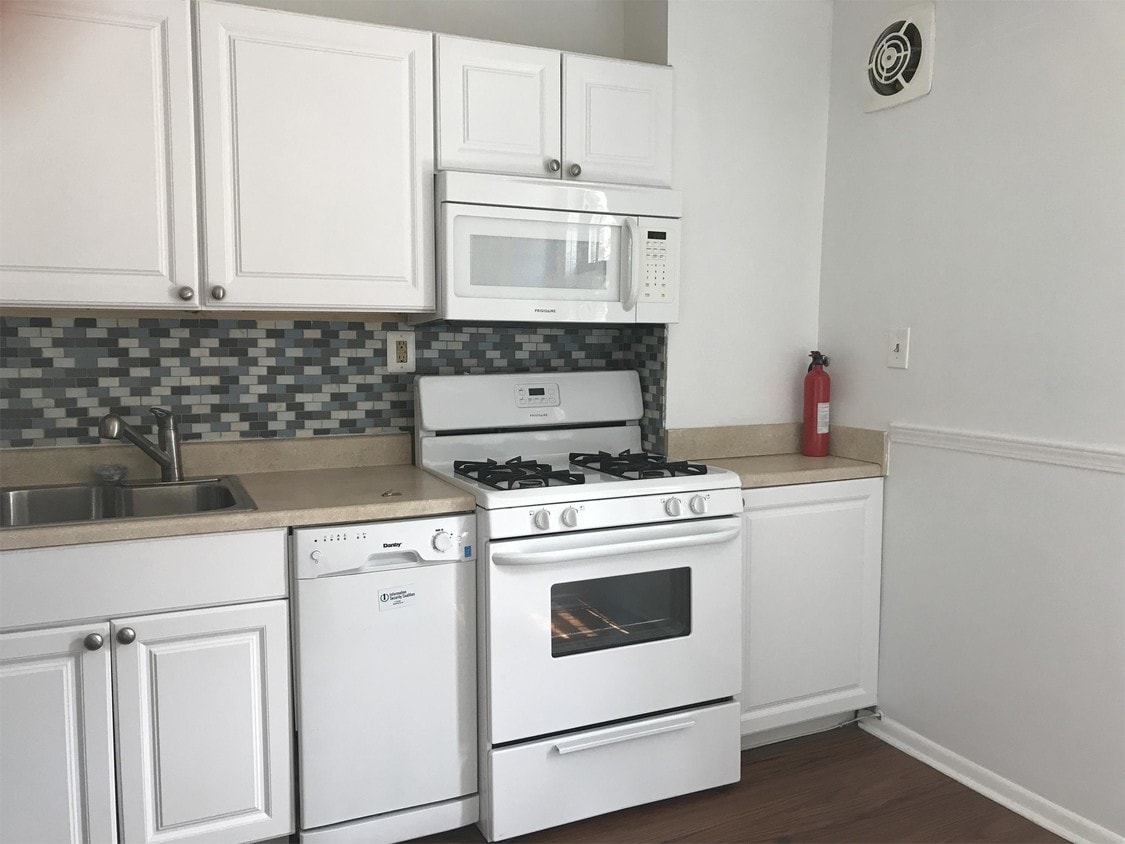 Primary Photo - 1800 14th St NW