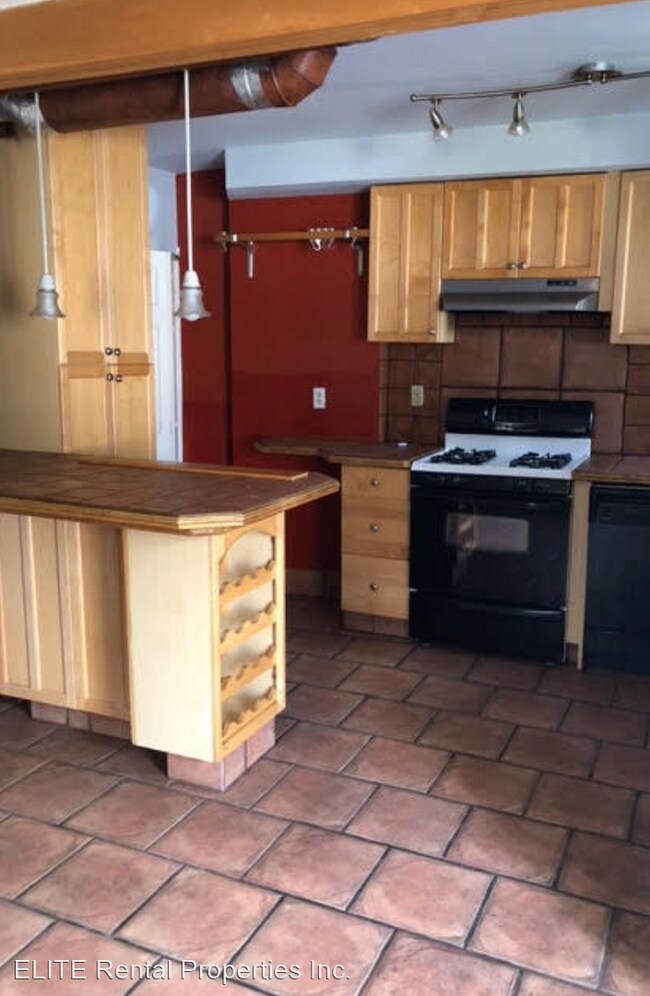 Building Photo - 3 br, 1 bath House - 1010 Bryan Street