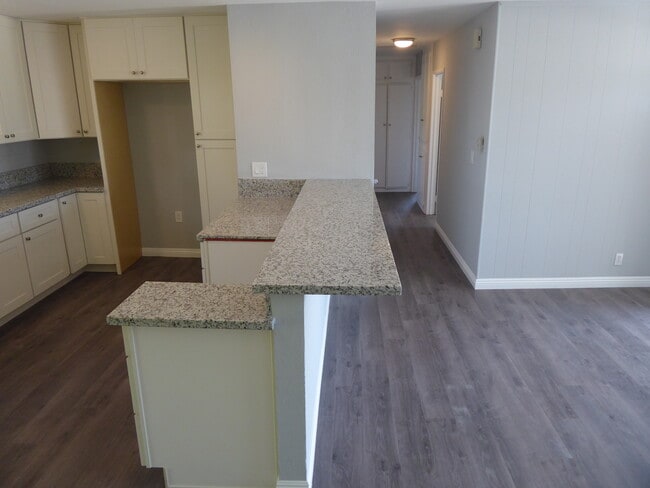 Building Photo - 15052 Rice Cir