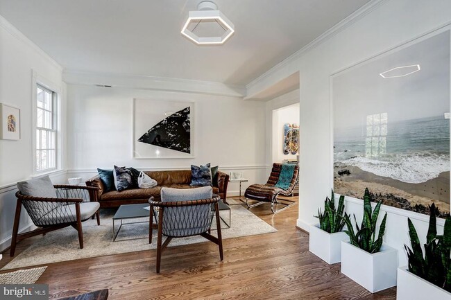 Foto del edificio - 4416 Reservoir Rd NW