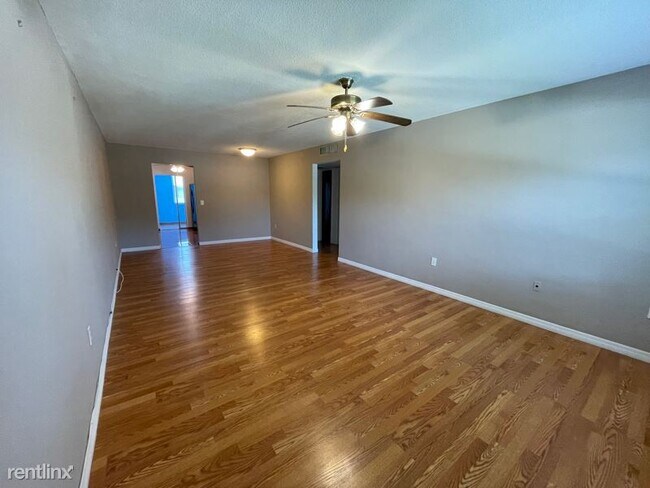 Building Photo - 2 br, 2 bath Condo - 5150 10th Ave N 204 U...