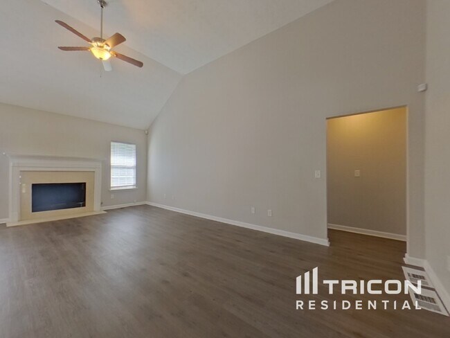 Foto del edificio - 6821 Hickory Hollow Dr