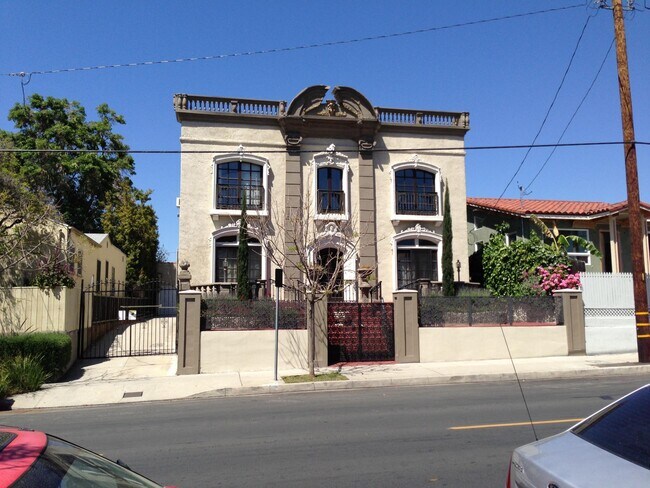 Foto del edificio - 1611 Talmadge St