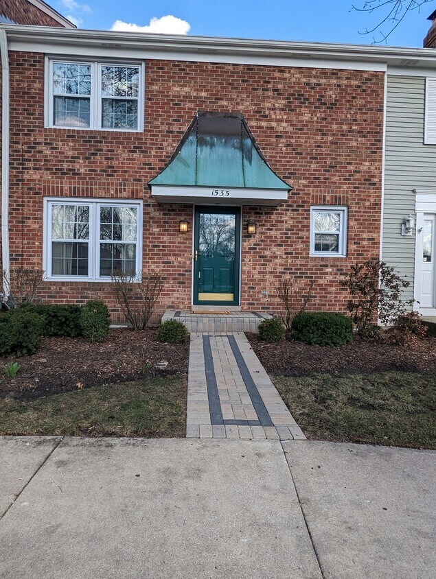 Primary Photo - 1535 Wedgefield Cir