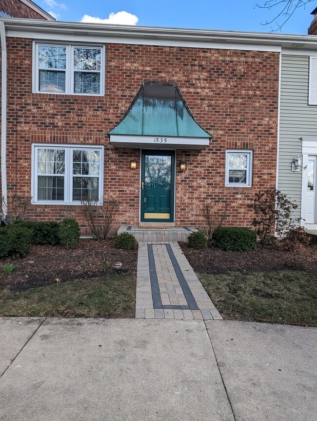 Building Photo - 1535 Wedgefield Cir