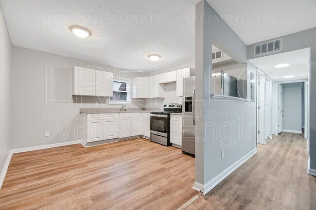 Foto del edificio - 419 Wood Creek Dr